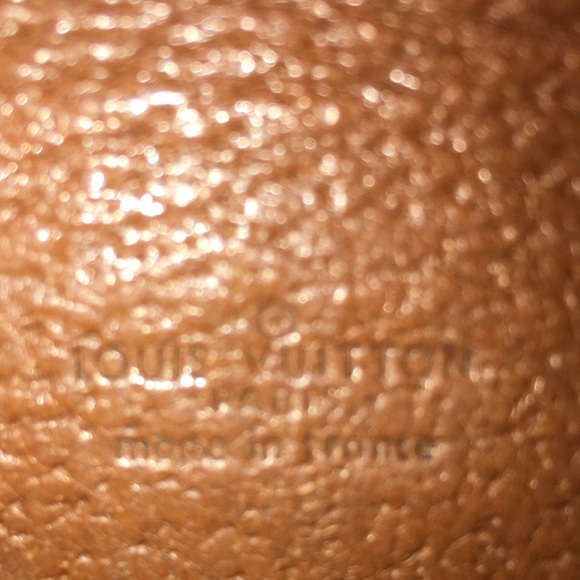 Super cute ☺️ Monogram CROSSBODY bag - Picture 14 of 14